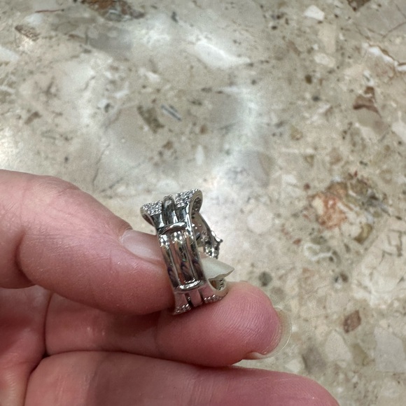 Elegant Silver Women's Ring - Picture 6 of 12